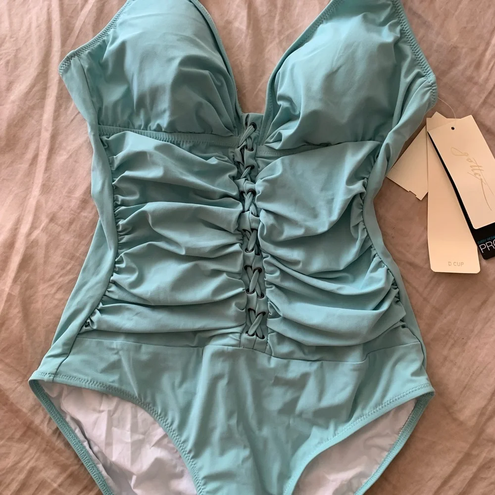 Gottex Swimsuit 12D - Picture 3 of 14